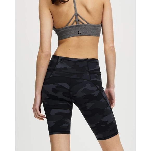 Sweaty BETTY POWER HIGH WAIST POCKET BIKER SHORTS BLACK TONAL CAMO SIZE 4-6 NWT - Picture 3 of 15